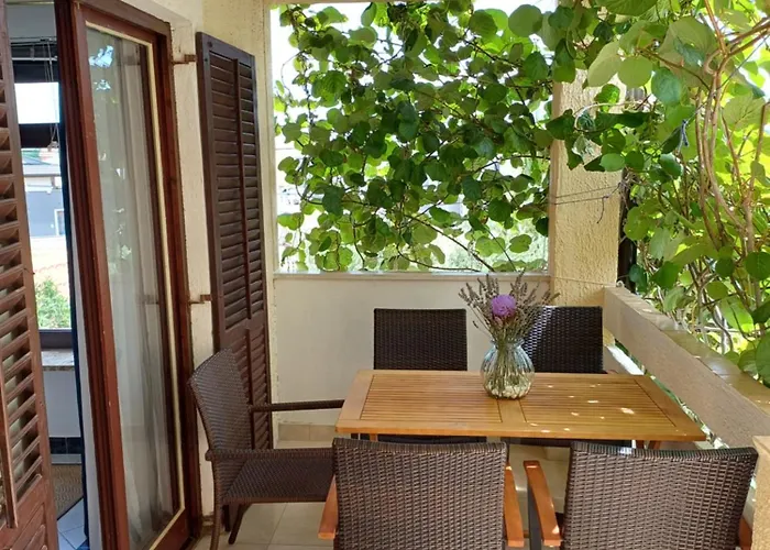 Apartment Saska 1 *